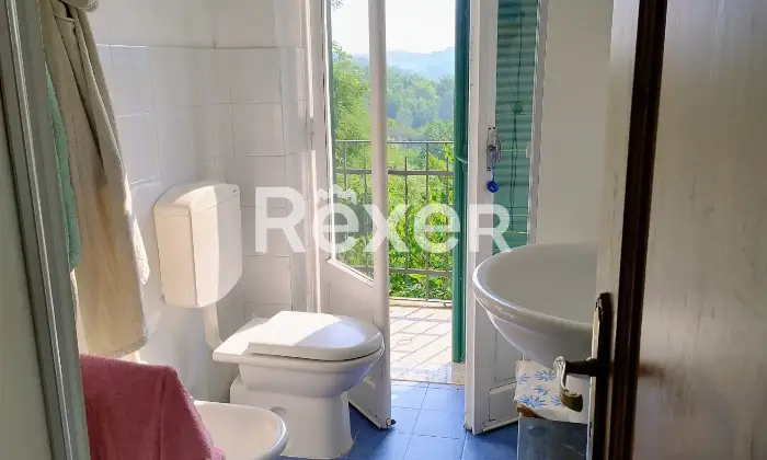 Rexer-San-Damiano-dAsti-Farmhouse-in-San-Damiano-dAsti-Bagno
