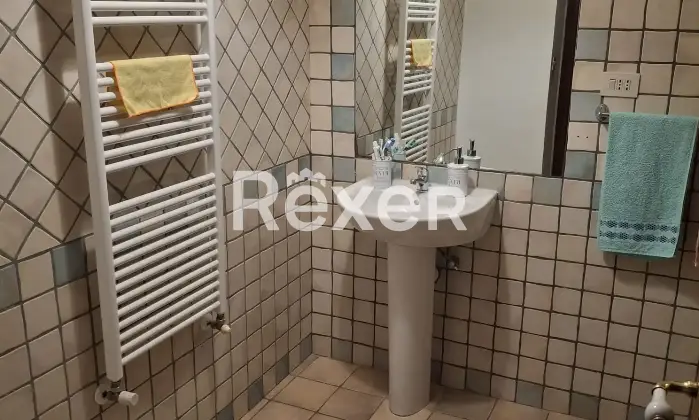 Rexer-Santa-Rufina-Appartamento-su-due-livelli-con-giardino-privato-in-localit-Santa-Rufina-Altro