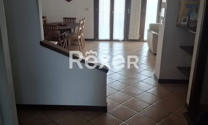 Rexer-Santa-Rufina-Appartamento-su-due-livelli-con-giardino-privato-in-localit-Santa-Rufina-Altro