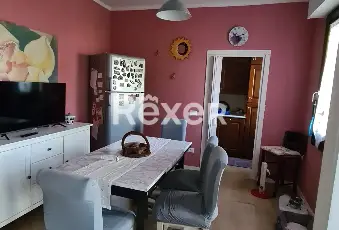 Rexer-Cavriglia-Lusso-Ristrutturato-Vista-Lago-Classe-D-Cucina