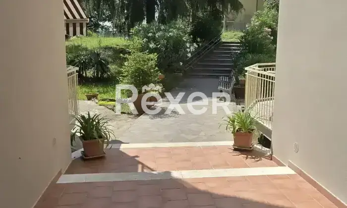 Rexer-Cavriglia-Lusso-Ristrutturato-Vista-Lago-Classe-D-Giardino