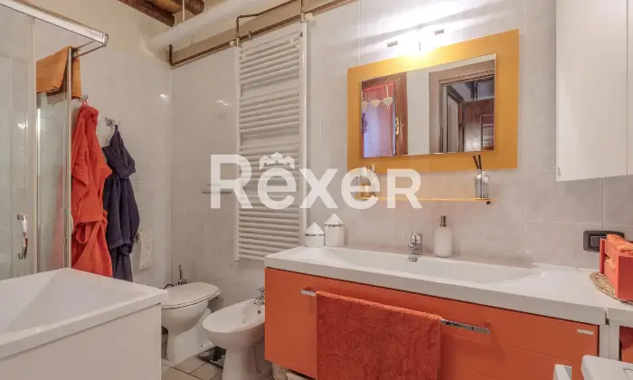 Rexer-Bondione-Abitazione-su-tre-livelli-con-corte-esclusiva-Altro