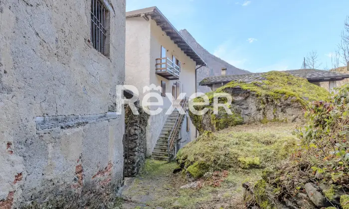 Rexer-Bondione-Abitazione-su-tre-livelli-con-corte-esclusiva-Altro