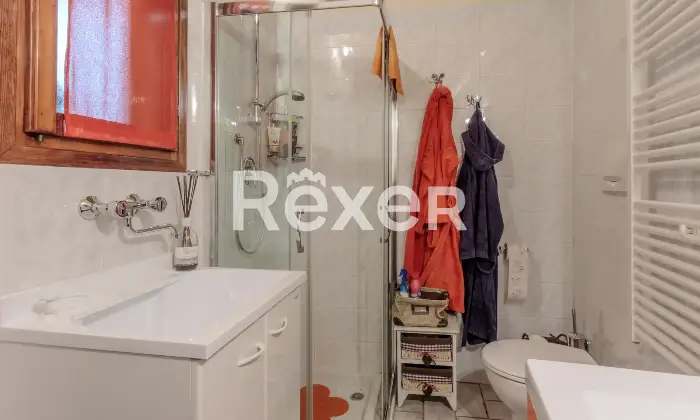 Rexer-Bondione-Abitazione-su-tre-livelli-con-corte-esclusiva-Altro