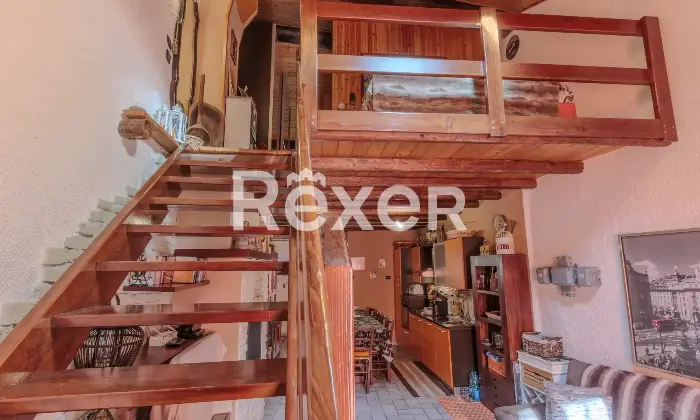 Rexer-Bondione-Abitazione-su-tre-livelli-con-corte-esclusiva-Altro