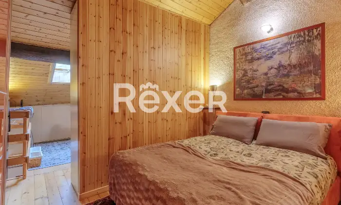 Rexer-Bondione-Abitazione-su-tre-livelli-con-corte-esclusiva-Altro