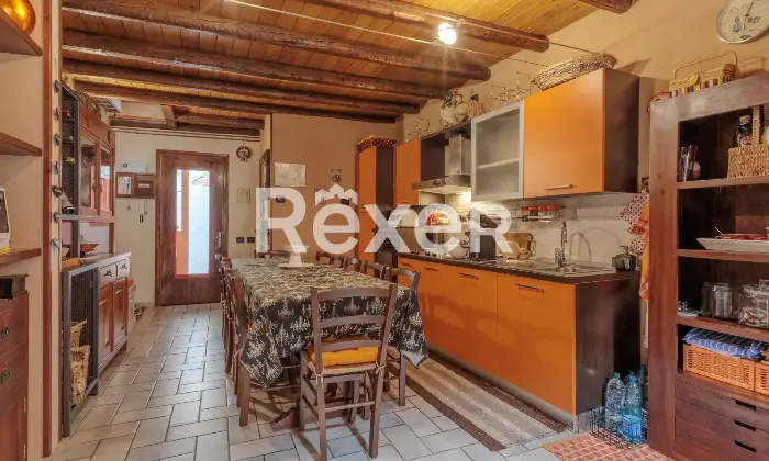 Rexer-Bondione-Abitazione-su-tre-livelli-con-corte-esclusiva-Altro