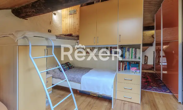 Rexer-Bondione-Abitazione-su-tre-livelli-con-corte-esclusiva-Altro