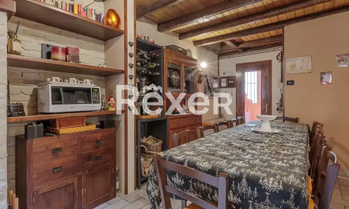 Rexer-Bondione-Abitazione-su-tre-livelli-con-corte-esclusiva-Altro