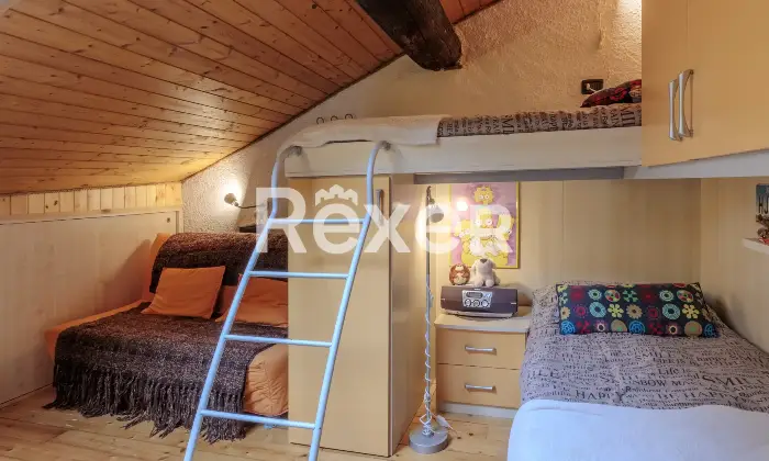 Rexer-Bondione-Abitazione-su-tre-livelli-con-corte-esclusiva-Altro