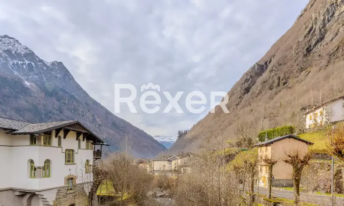 Rexer-Bondione-Abitazione-su-tre-livelli-con-corte-esclusiva-Altro