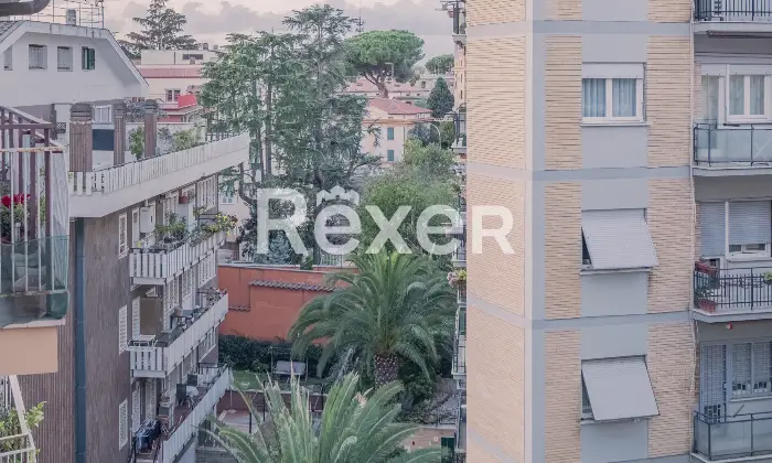 Rexer-Roma-Via-Monte-Meta-Luminoso-ultimo-piano-da-ristrutturare-Altro