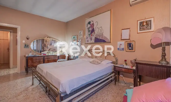 Rexer-Roma-Piazza-Monte-Gennaro-Luminoso-ultimo-piano-da-ristrutturare-Altro