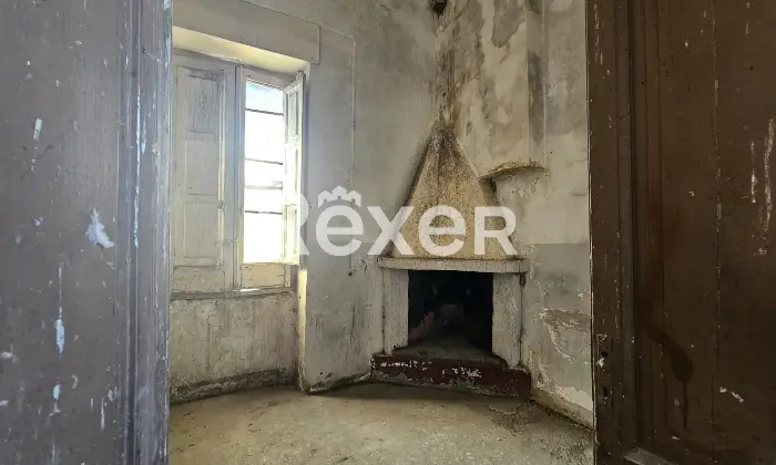 Rexer-San-Pietro-Vernotico-Ampia-soluzione-indipendente-su-due-livelli-con-garage-da-ristrutturare-San-Pietro-Vernotico-BR-Altro