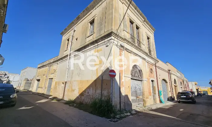 Rexer-San-Pietro-Vernotico-Ampia-soluzione-indipendente-su-due-livelli-con-garage-da-ristrutturare-San-Pietro-Vernotico-BR-Altro