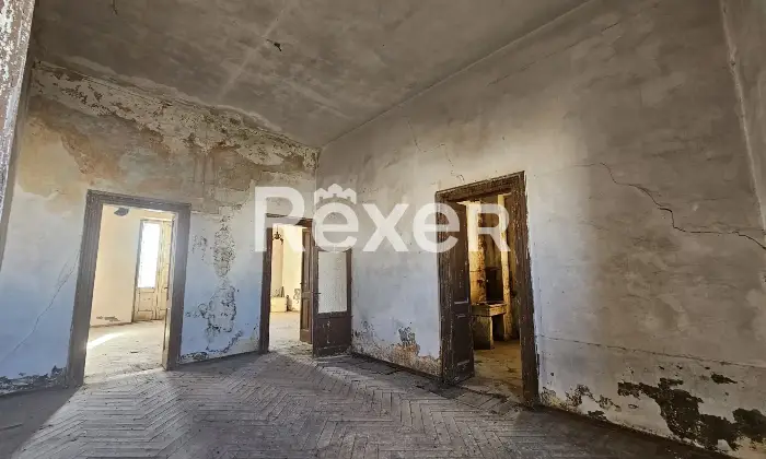 Rexer-San-Pietro-Vernotico-Ampia-soluzione-indipendente-su-due-livelli-con-garage-da-ristrutturare-San-Pietro-Vernotico-BR-Altro