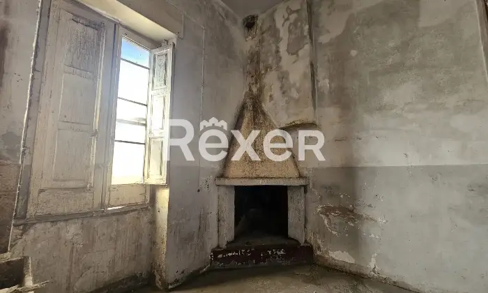 Rexer-San-Pietro-Vernotico-Ampia-soluzione-indipendente-su-due-livelli-con-garage-da-ristrutturare-San-Pietro-Vernotico-BR-Altro