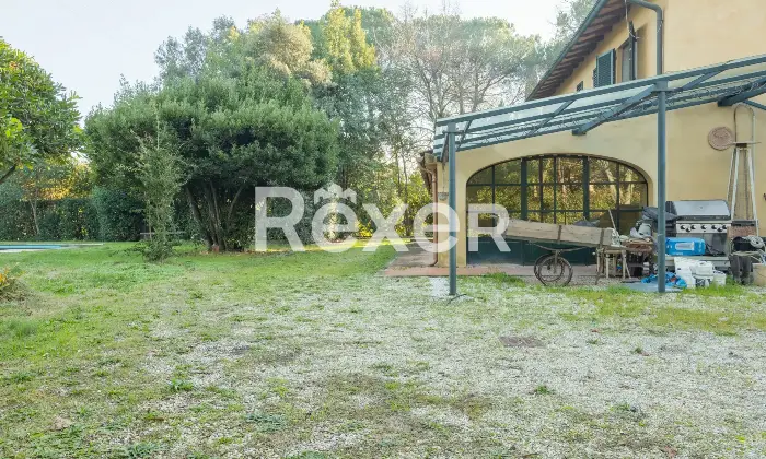 Rexer-Pisa-Villa-con-parco-e-piscina-Altro