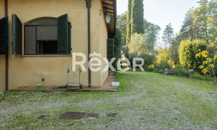 Rexer-Pisa-Villa-con-parco-e-piscina-Altro