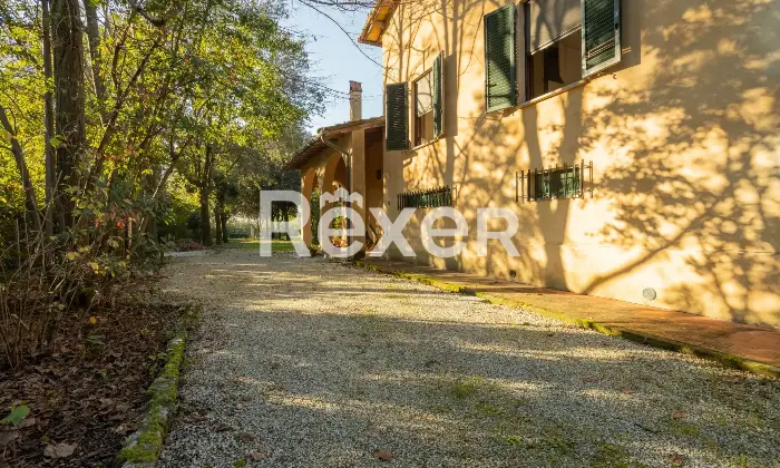 Rexer-Pisa-Villa-con-parco-e-piscina-Altro