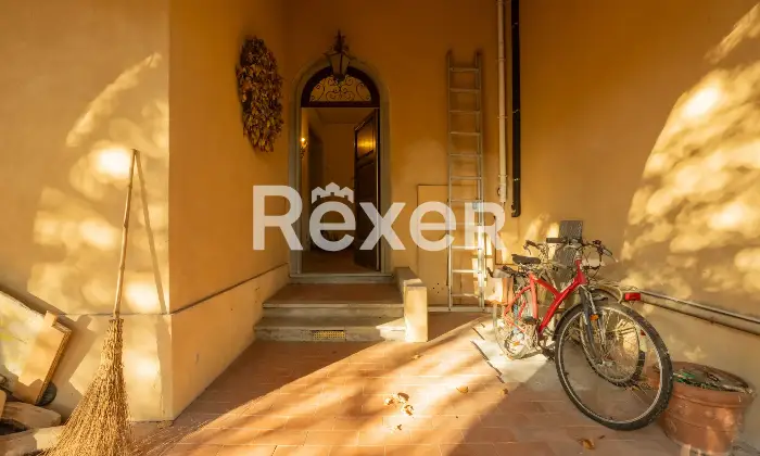 Rexer-Pisa-Villa-con-parco-e-piscina-Altro