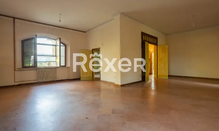 Rexer-Pisa-Villa-con-parco-e-piscina-Altro