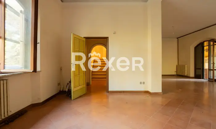 Rexer-Pisa-Villa-con-parco-e-piscina-Altro