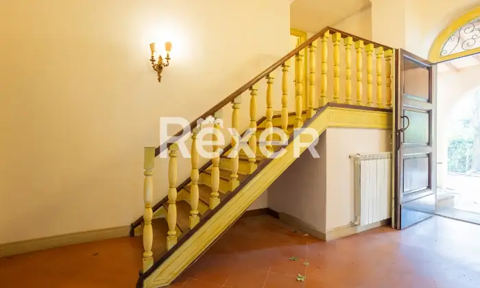 Rexer-Pisa-Villa-con-parco-e-piscina-Altro