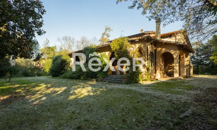 Rexer-Pisa-Villa-con-parco-e-piscina-Altro