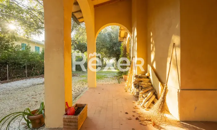 Rexer-Pisa-Villa-con-parco-e-piscina-Altro