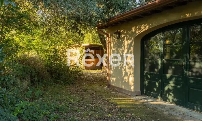 Rexer-Pisa-Villa-con-parco-e-piscina-Altro