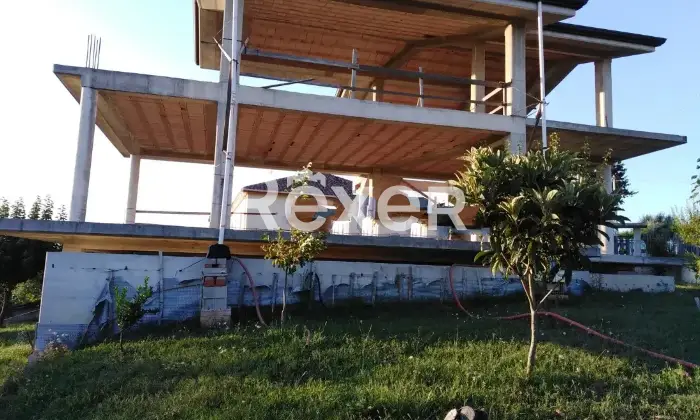 Rexer-Frosinone-Villa-in-cemento-armato-coperto-da-rifinire-Frosinone-Altro