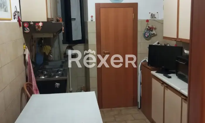 Rexer-Venosa-Casa-Semindipendente-su-pi-Livelli-con-Terrazzo-Magazzino-Altro