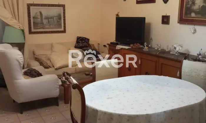 Rexer-Venosa-Casa-Semindipendente-su-pi-Livelli-con-Terrazzo-Magazzino-Altro