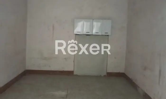 Rexer-Venosa-Casa-Semindipendente-su-pi-Livelli-con-Terrazzo-Magazzino-Altro
