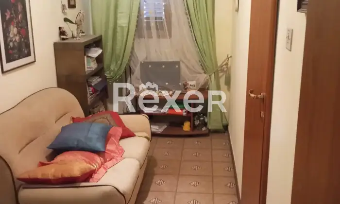 Rexer-Venosa-Casa-Semindipendente-su-pi-Livelli-con-Terrazzo-Magazzino-Altro