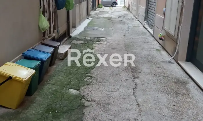 Rexer-Venosa-Casa-Semindipendente-su-pi-Livelli-con-Terrazzo-Magazzino-Altro