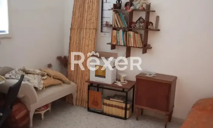 Rexer-Venosa-Casa-Semindipendente-su-pi-Livelli-con-Terrazzo-Magazzino-Altro