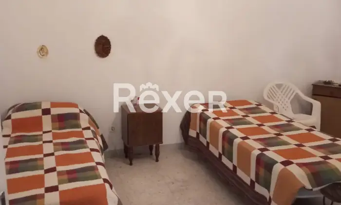 Rexer-Venosa-Casa-Semindipendente-su-pi-Livelli-con-Terrazzo-Magazzino-Altro