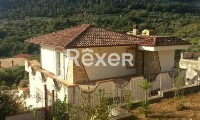 Rexer-Formia-Villa-luminosa-con-ampi-spazi-esterni-a-Trivio-Formia-Altro