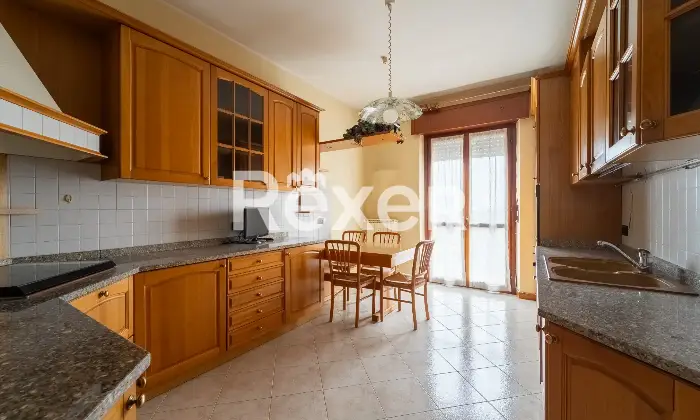 Rexer-Senago-Trilocale-al-quinto-piano-Cucina