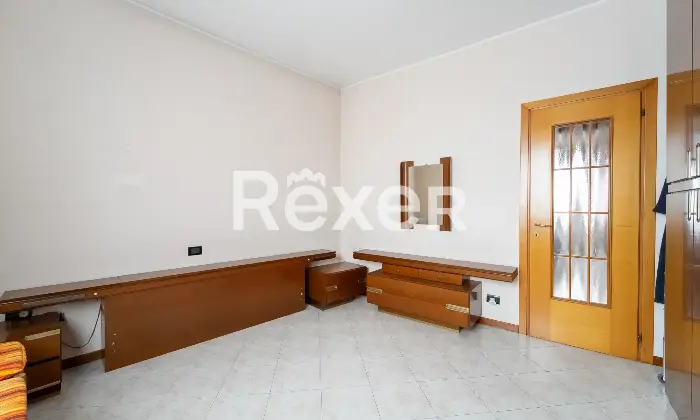 Rexer-Senago-Trilocale-al-quinto-piano-Camera