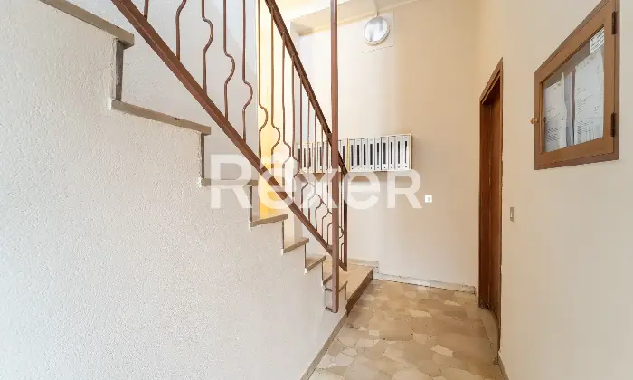 Rexer-Senago-Trilocale-al-quinto-piano-Scala