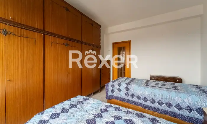 Rexer-Senago-Trilocale-al-quinto-piano-Camera-da-letto