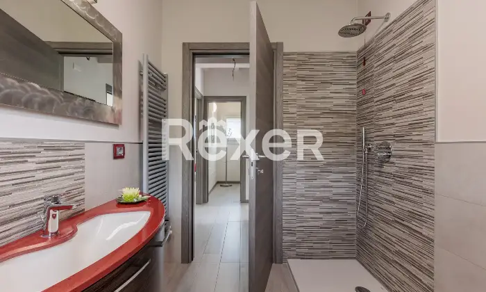 Rexer-Brembate-di-Sopra-Villa-indipendente-con-due-abitazioni-e-ampie-pertinenze-Altro