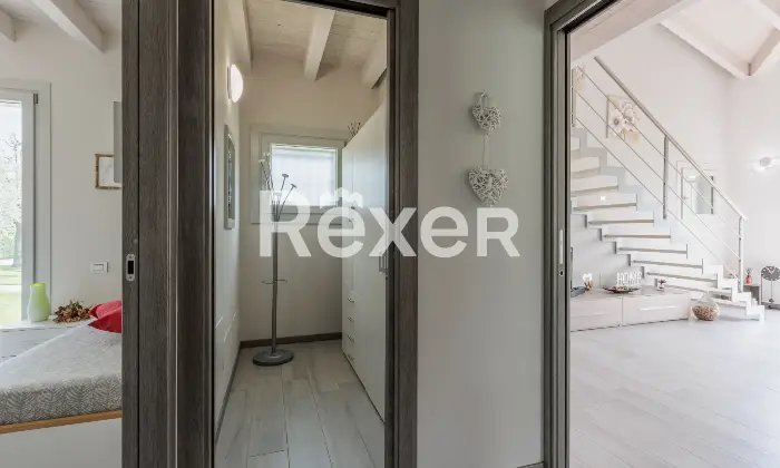 Rexer-Brembate-di-Sopra-Villa-indipendente-con-due-abitazioni-e-ampie-pertinenze-Altro