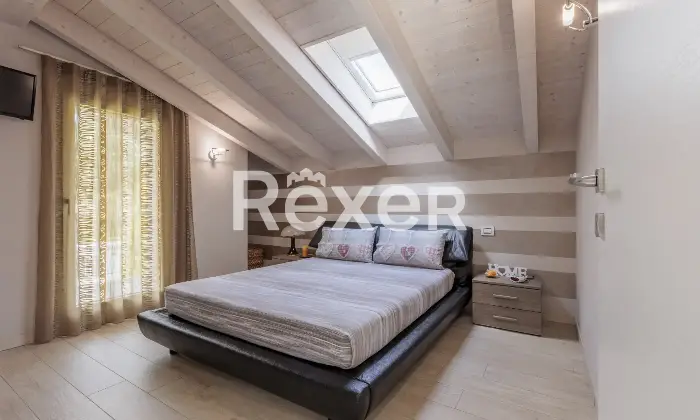 Rexer-Brembate-di-Sopra-Villa-indipendente-con-due-abitazioni-e-ampie-pertinenze-Altro