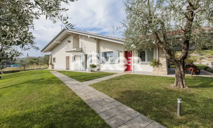 Rexer-Brembate-di-Sopra-Villa-indipendente-con-due-abitazioni-e-ampie-pertinenze-Altro