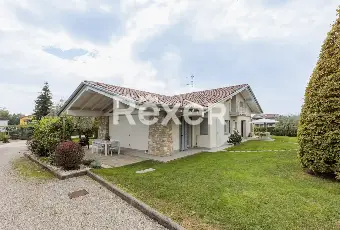Rexer-Brembate-di-Sopra-Villa-indipendente-con-due-abitazioni-e-ampie-pertinenze-Altro
