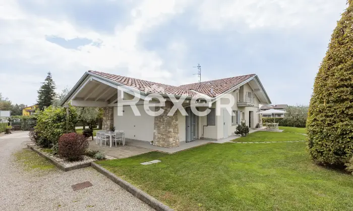 Rexer-Brembate-di-Sopra-Villa-indipendente-con-due-abitazioni-e-ampie-pertinenze-Altro